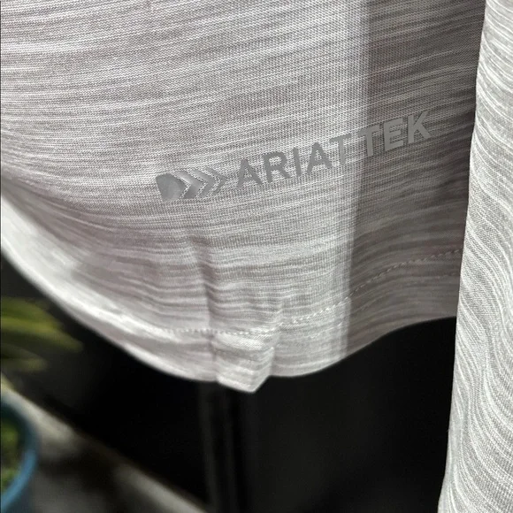 AriatTek Laguna Performance fabric,moisture movement,v-neck,stretch,logo chest - Picture 5 of 9